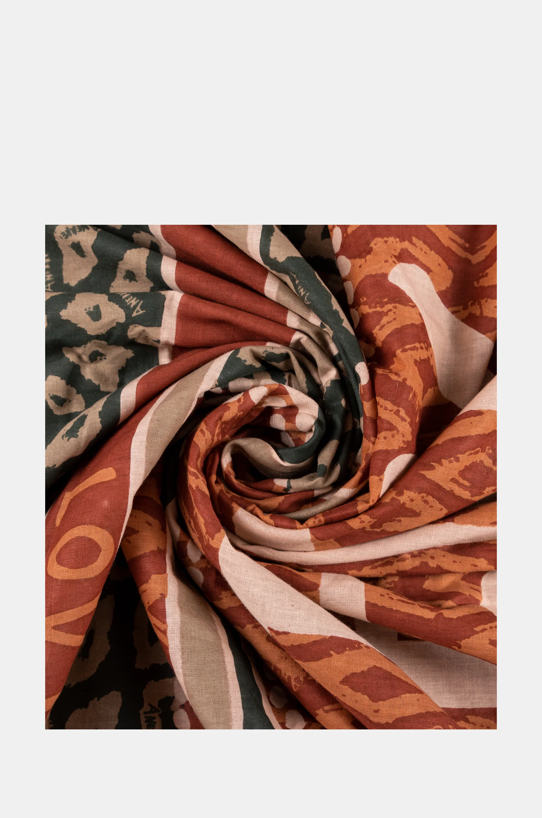 Amazonia Leopard Print Beach Tail - Image 3