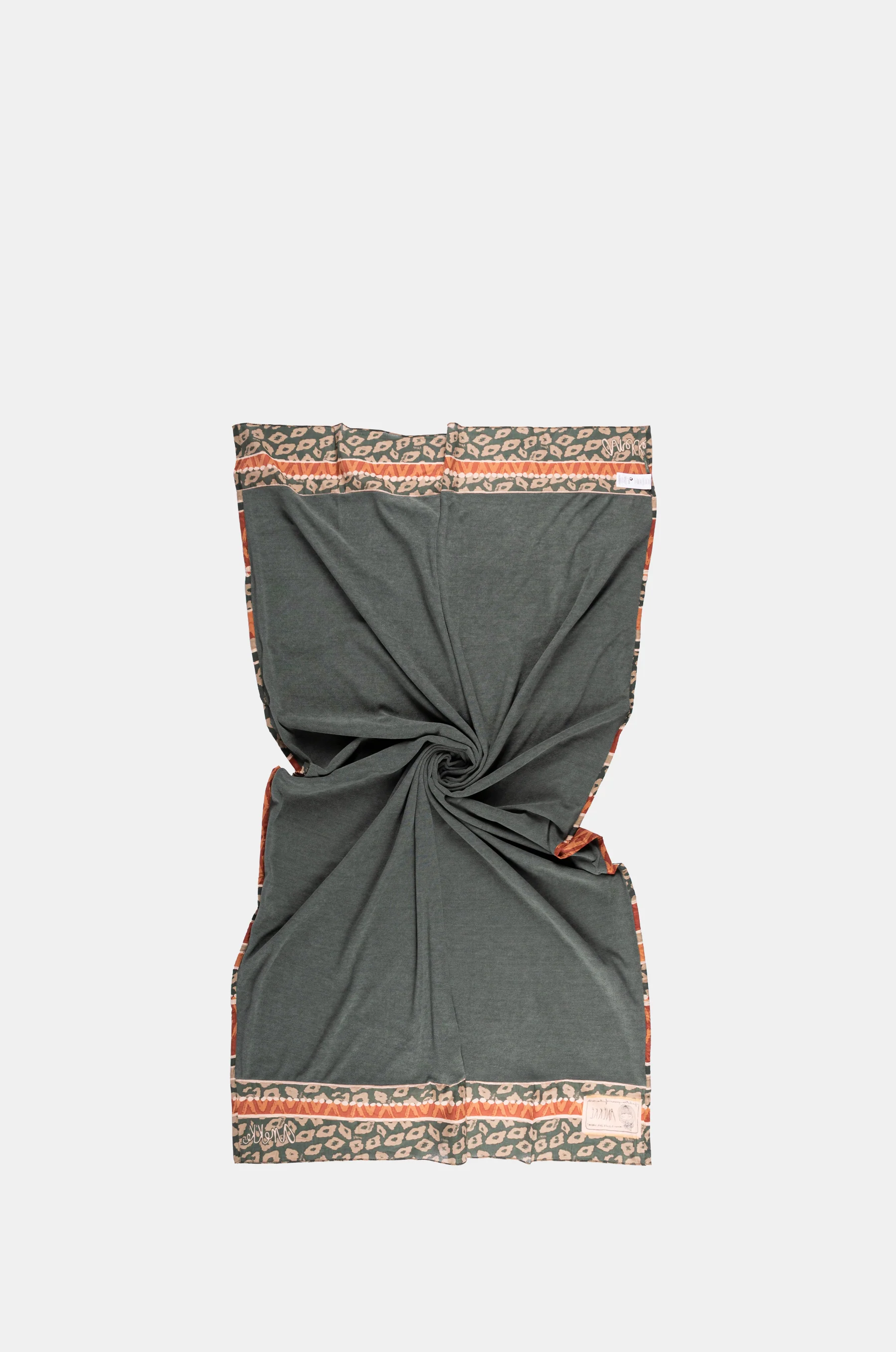 Amazonia Leopard Print Beach Tail - Image 6
