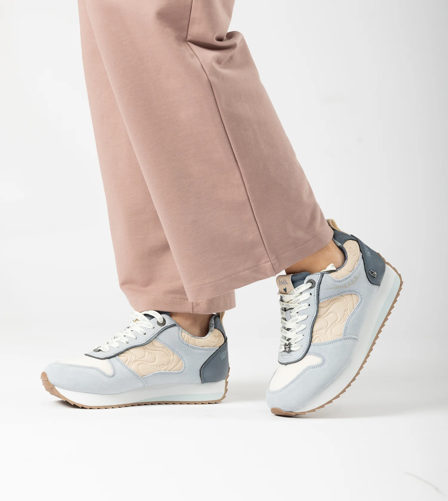 Baskets bleues Whispers - Image 2