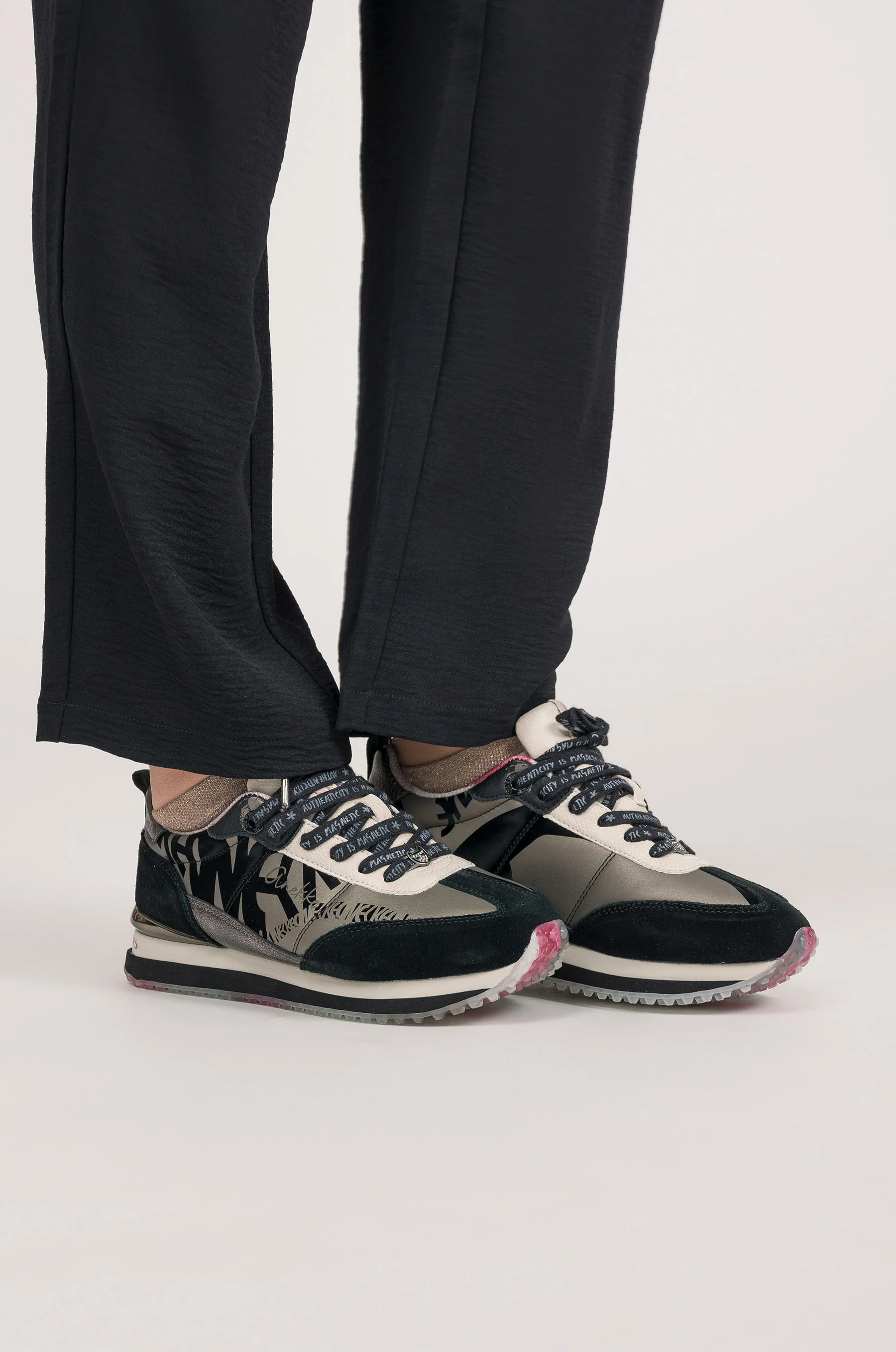 Sneakers noirs et plomb - Image 2