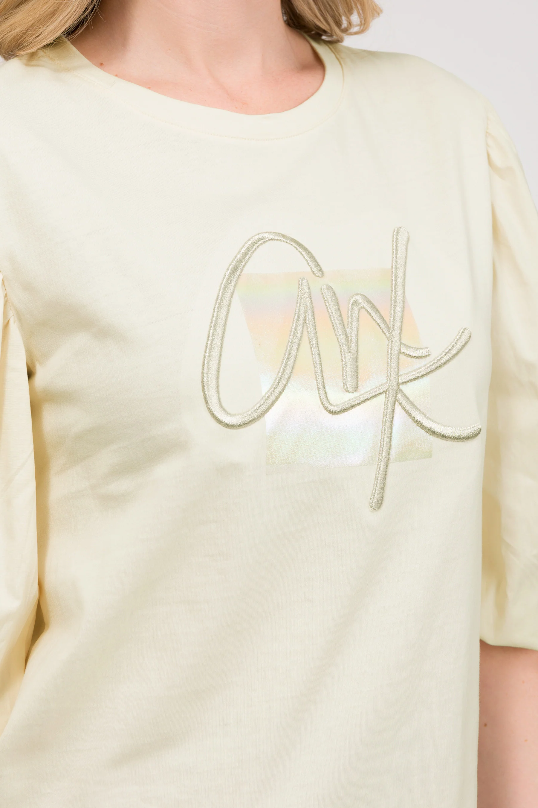 T-shirt beige à manches bouffantes - Image 5
